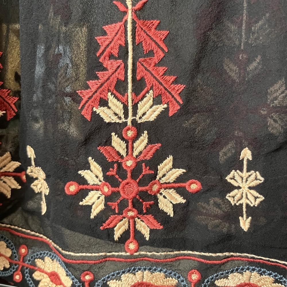 Sundance 100% Silk Black Boho Embroidered Blouse - Picture 11 of 11